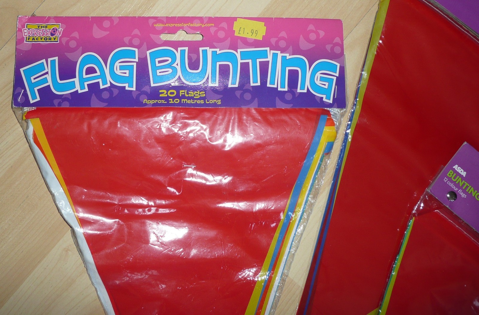 5 x packets of 12 and 1 of 20 Multicoloured Triangle Flag BUNTING – Brand New