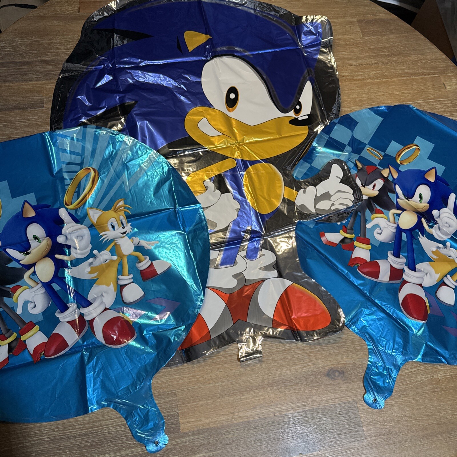 3 piece sonic the hedgehog 26” & 17”Mylar foil birthday balloons
