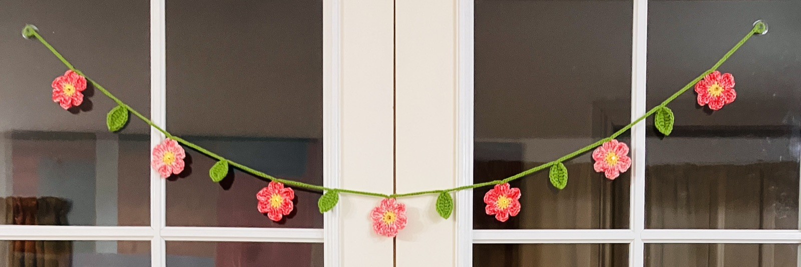 🌸🍃NEW PRETTY hand Crochet Flower Bunting Leaf Window 50” camper SUMMER Gift