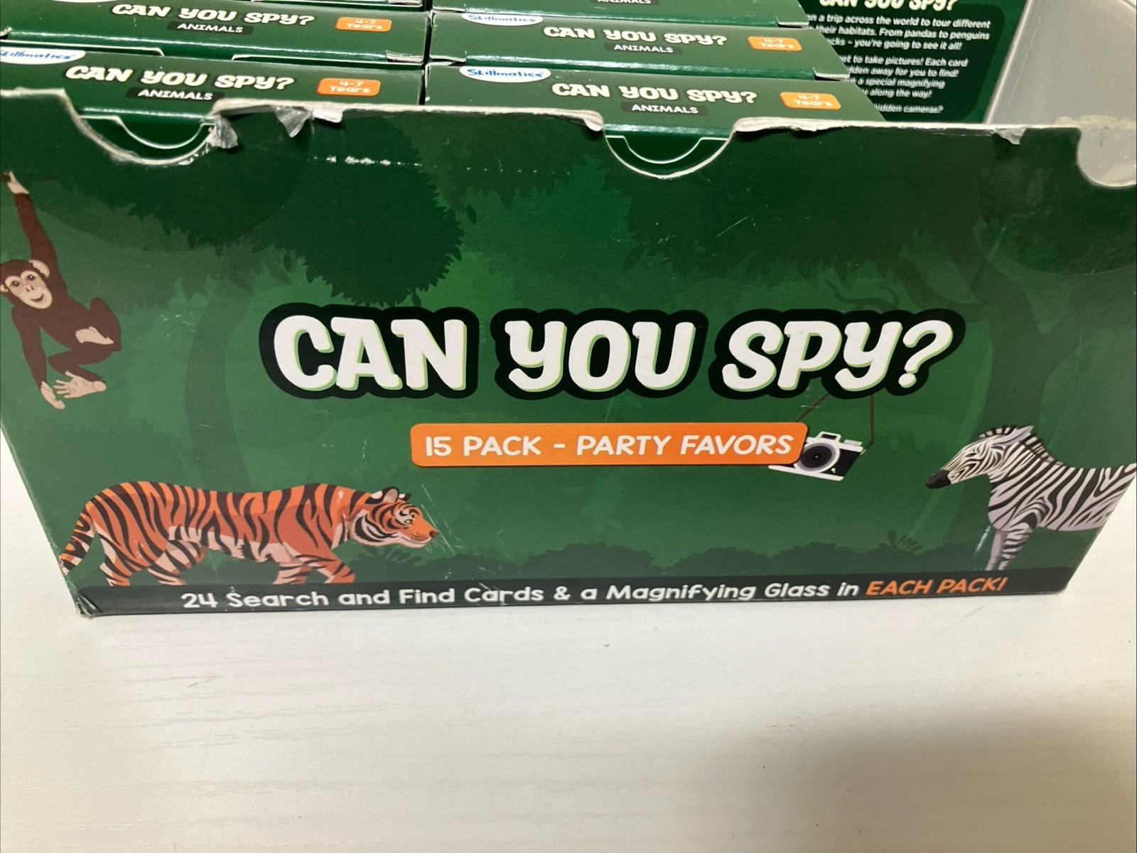 Skillmatics Party Favors 11 Can You Spy Animals Cards Set w/ Magnifying Glass