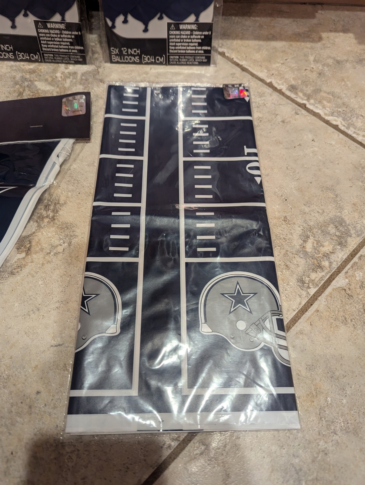 Dallas Cowboys NFL Football Party Decoration Plastic Tablecover Pennant Balloon