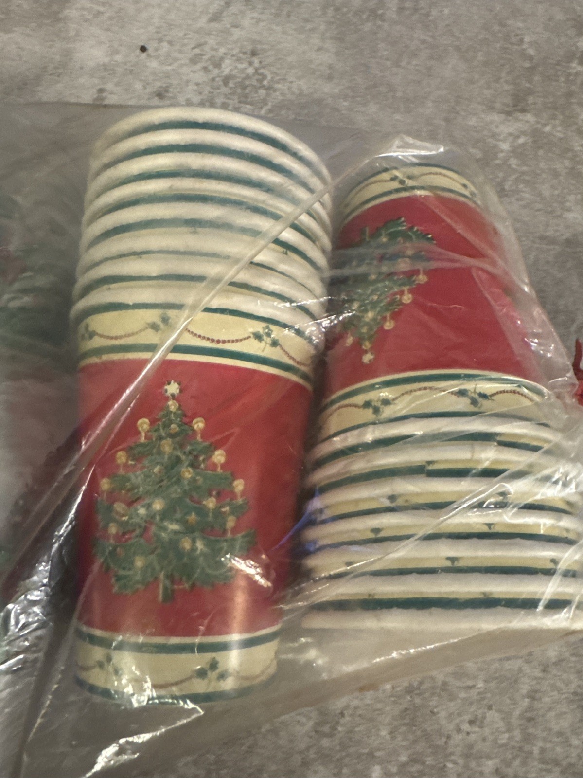 Vintage 1990s Publix Bakery Christmas Seasons Greetings Paper & Plastic Cups NEW