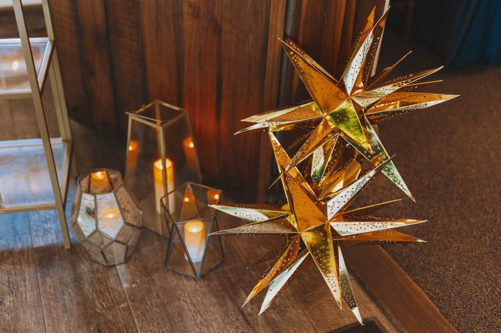 25 Moravian Hanging Glossy Gold Multi-Point Paper Stars