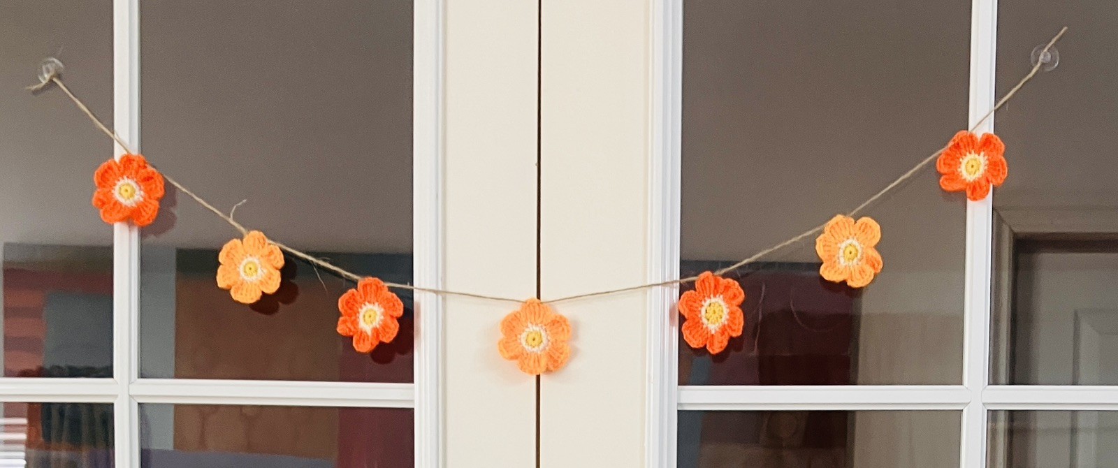 🌸NEW Hand Crochet PRETTY jute 7 Flowers Bunting Window Camper Summer 35” Gift