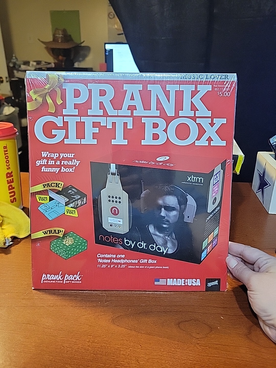 PRANK GIFT BOX – PARODY!!! notes by dr. day – Joke Gift Box