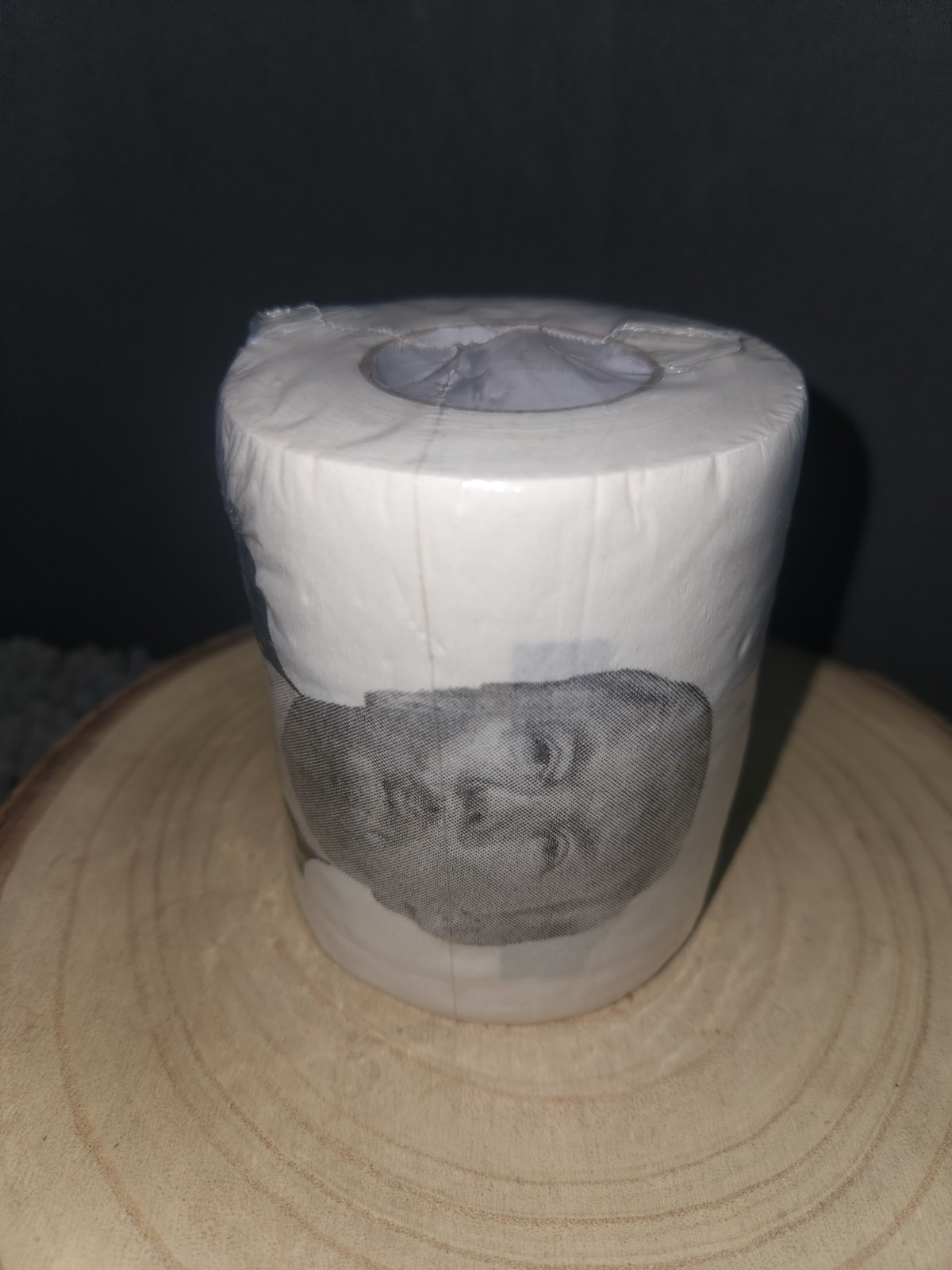 Hilarious Donald Trump Toilet Paper Roll – Perfect Gag Gift for All!