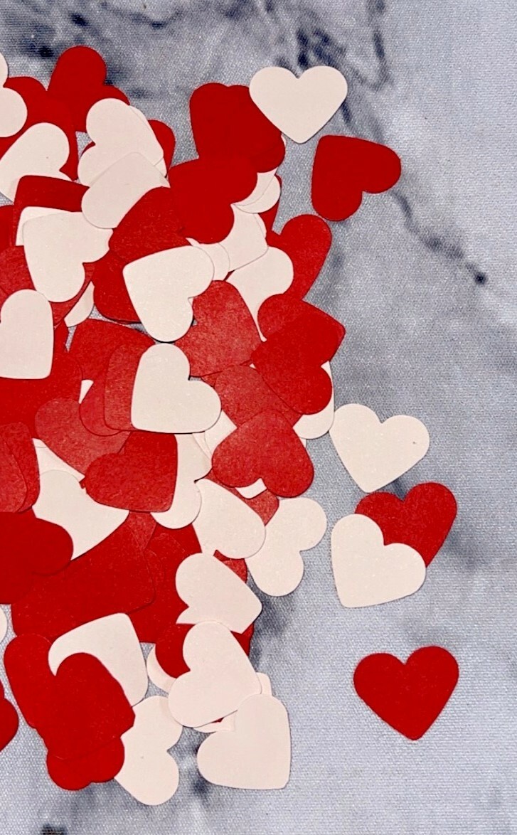 500 MINI HEARTS CONFETTI 1.59CM – PERFECT FOR DECORATING FOR ANY OCCASION!!