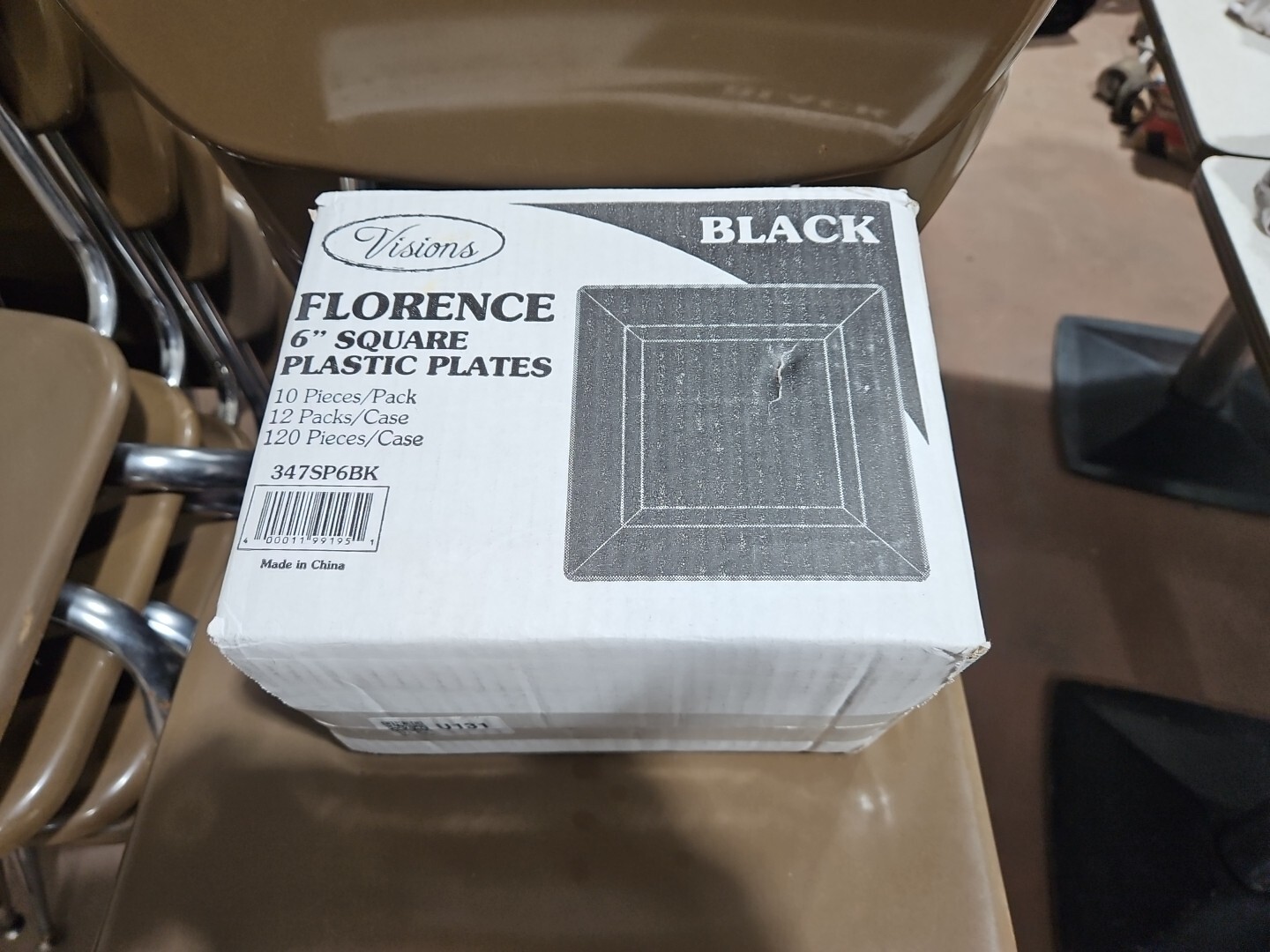 Florence 6″ Square Plastic Plates, Black Case