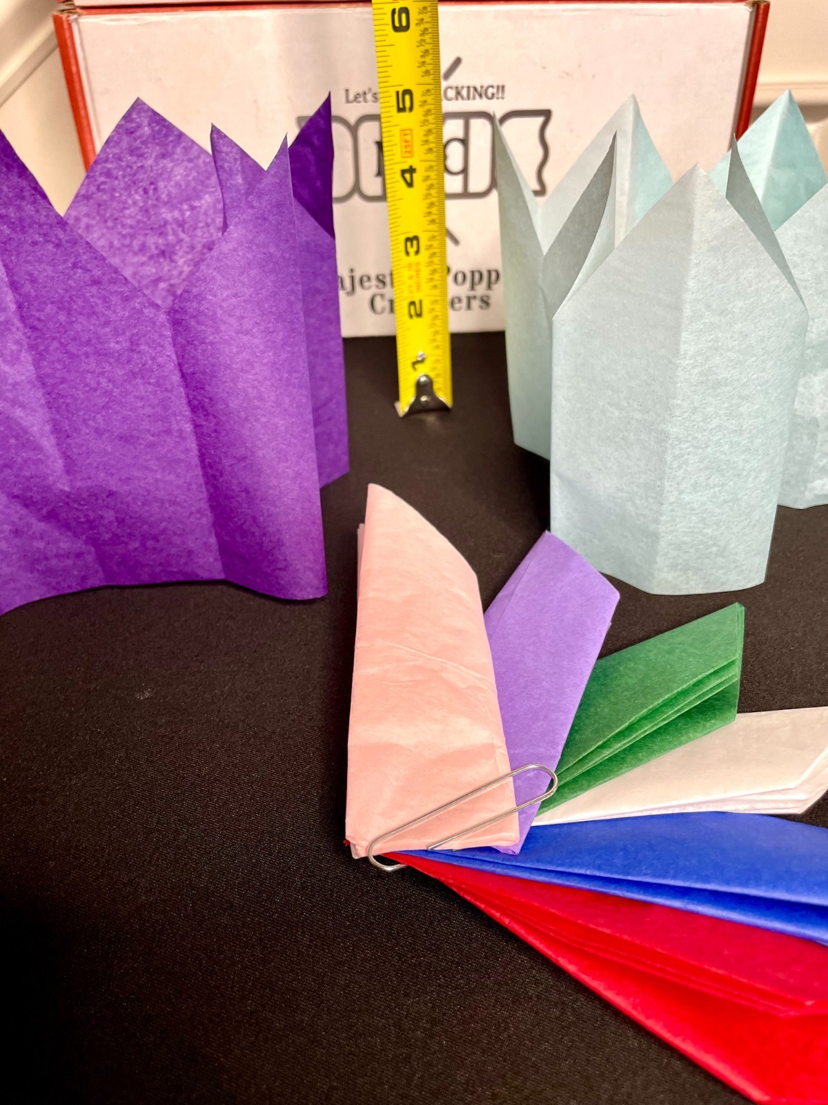 Christmas Cracker Premium Quality Tissue Paper Hats / Crowns / Jokes & Snaps NEW