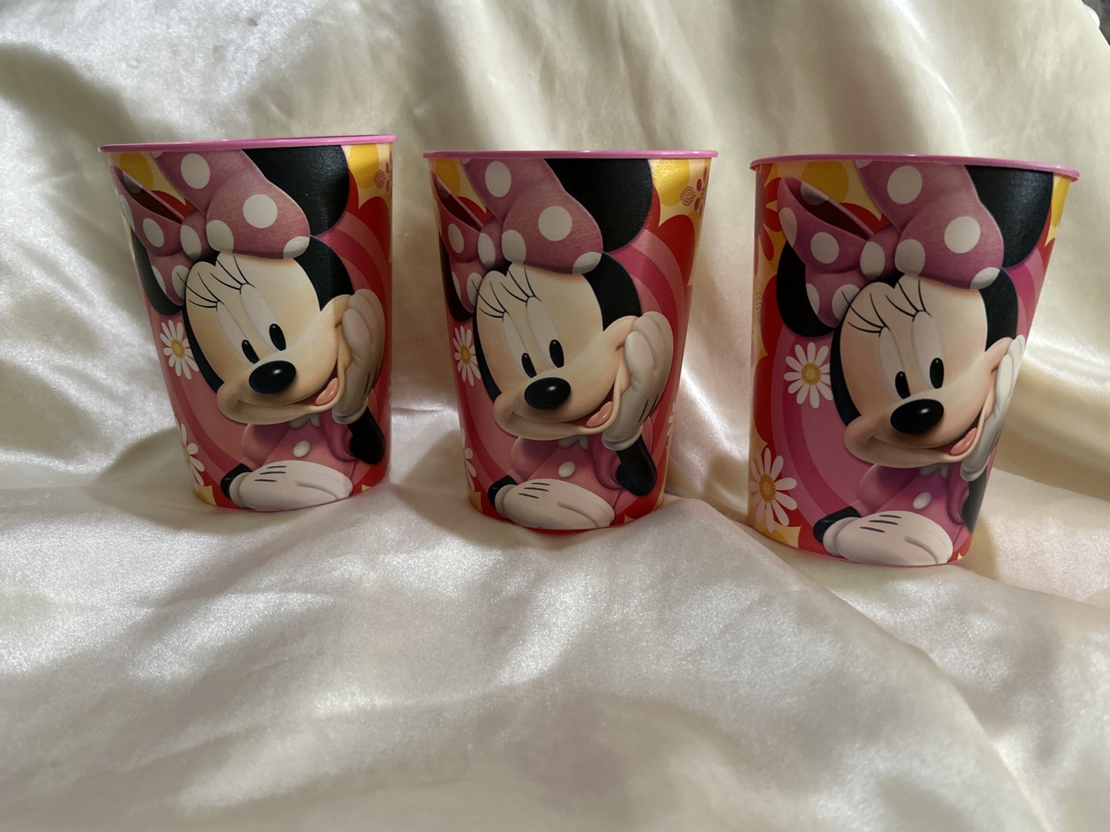 NEW MINNIE MOUSE PARTYCITY REUSABLE PLASTIC PINK DRINKING BPA FREE 16 OZ CUPS