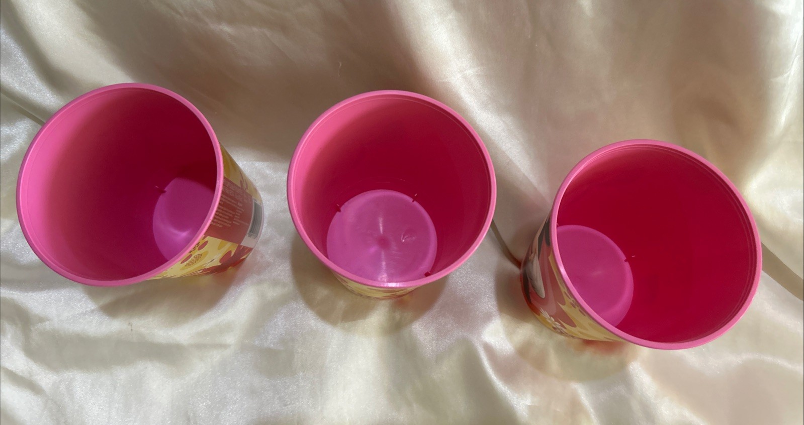 NEW MINNIE MOUSE PARTYCITY REUSABLE PLASTIC PINK DRINKING BPA FREE 16 OZ CUPS