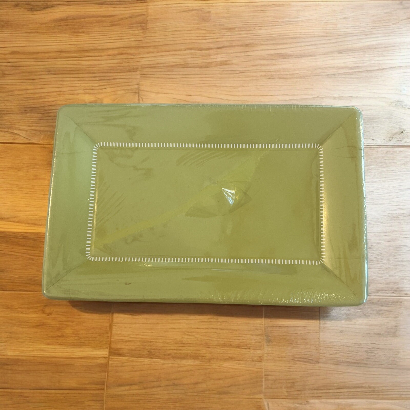 IHR Ideal Home Range Rectangle Green Cafe Plates Zing Kiwi Quantity 8- Read