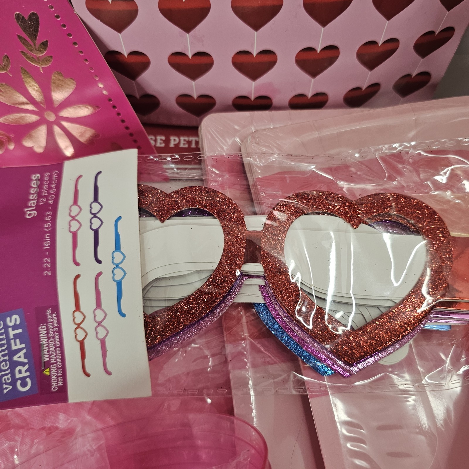 Valentine’s Day Party Supplies Lot Heart Garland Decor Cards Rose Pedals Plates
