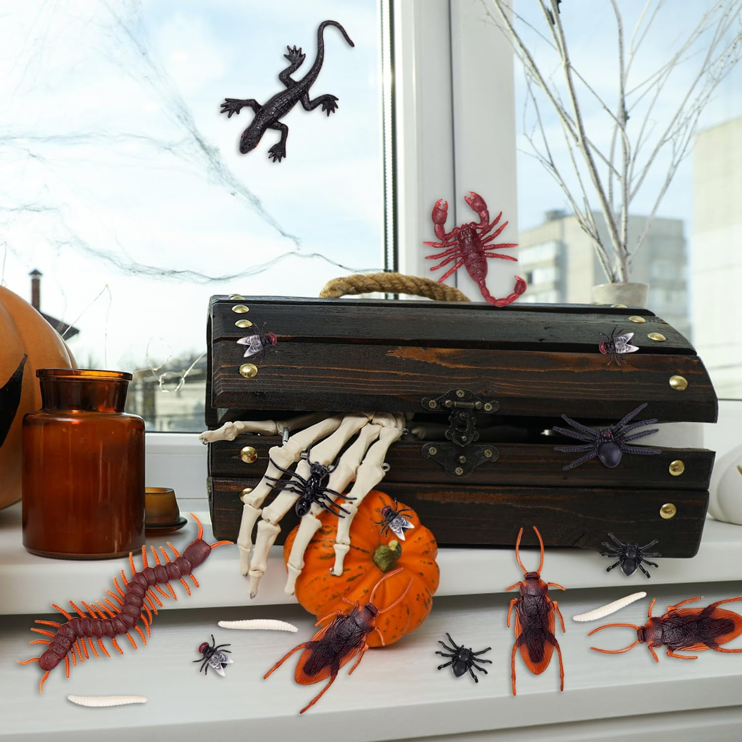 130 PCS Realistic Plastic Bugs Trick Toys, 9 Types Prank Fake Insects Cockroache