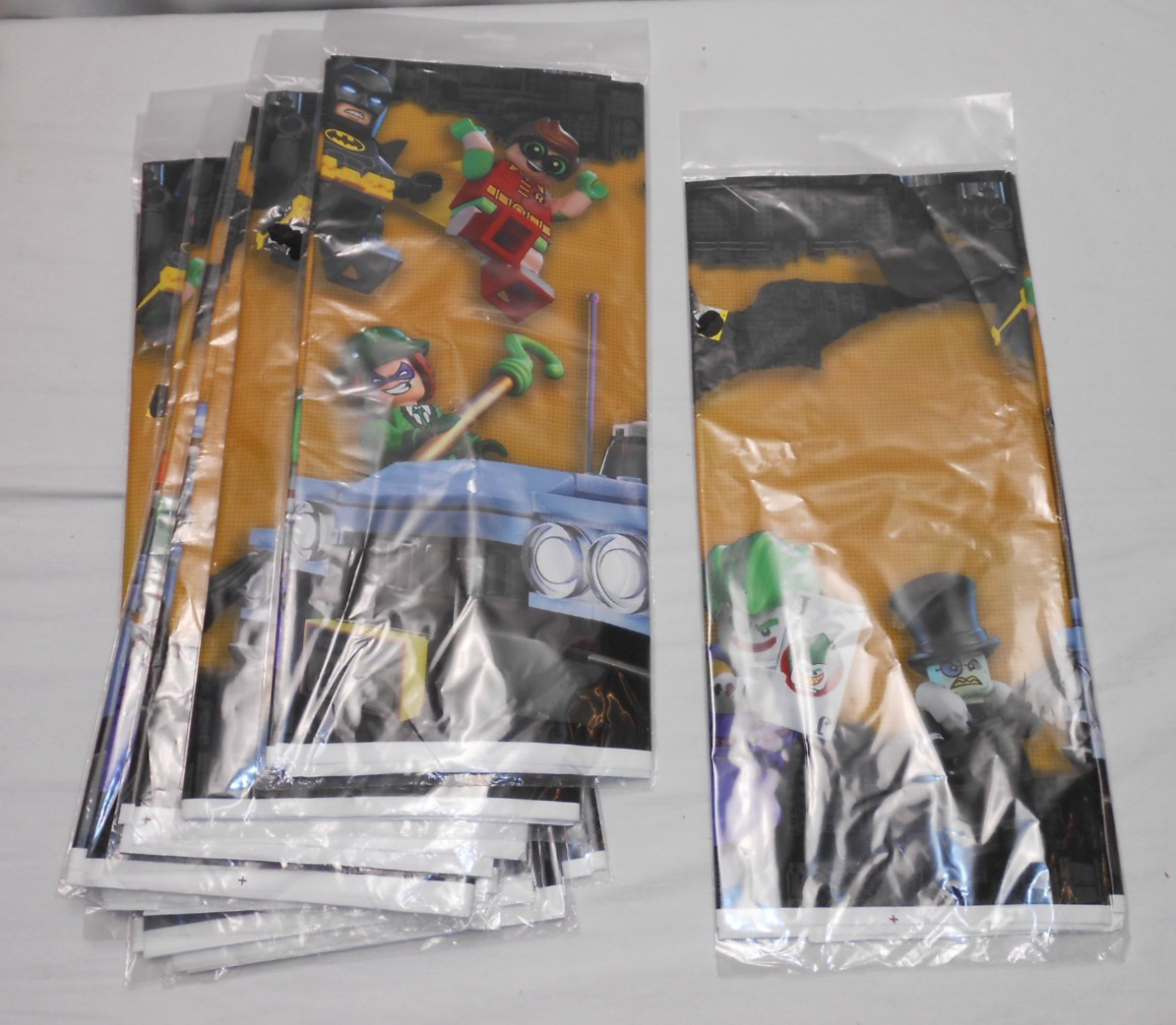 NEW IN PACKAGE BATMAN LEGO PARTY SUPPLIES TABLECOVER 54″ X 96″