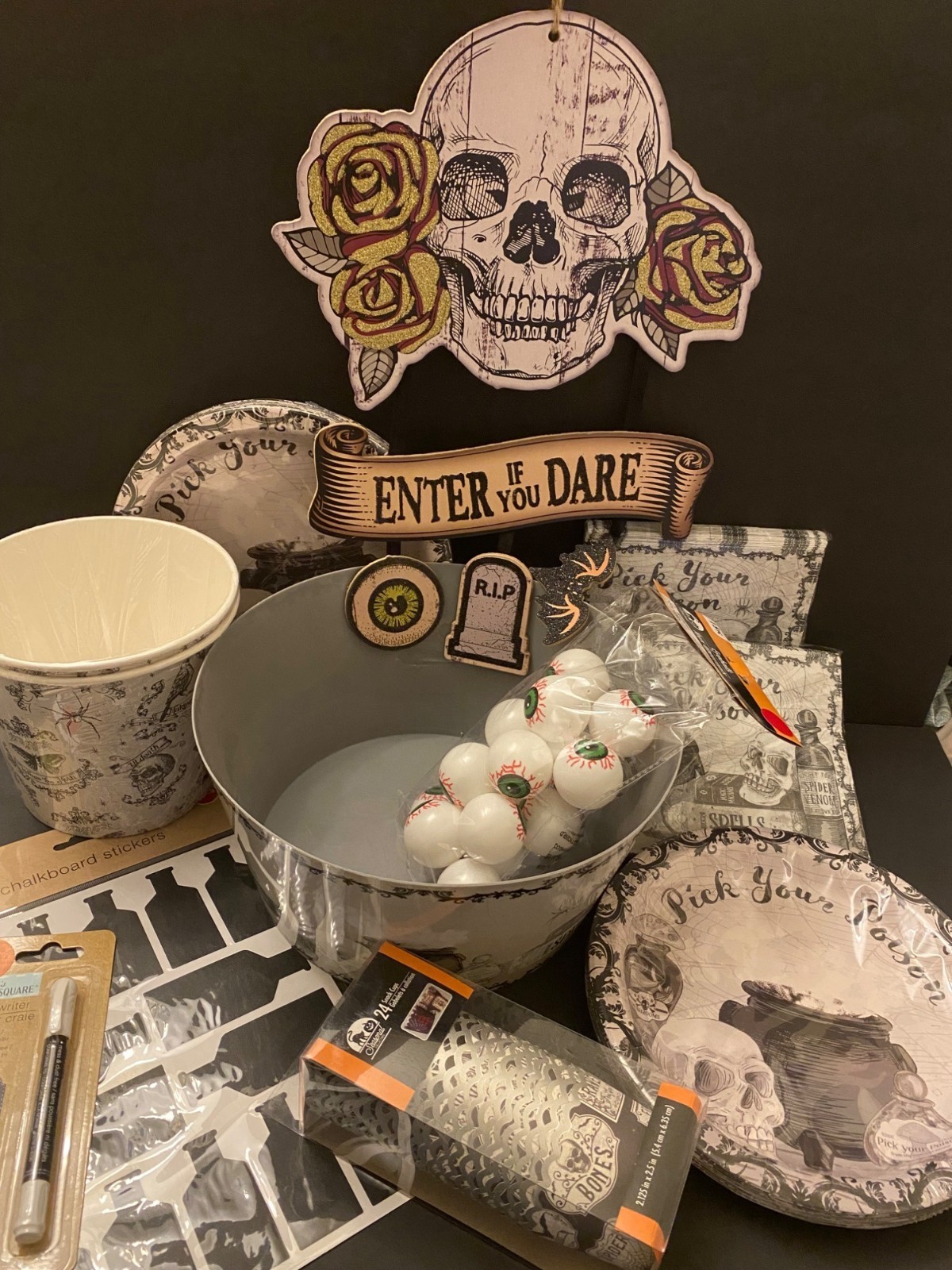 Halloween Party Decor Set For 30 Guests – Plates Napkins Sign Bowls Apothecary