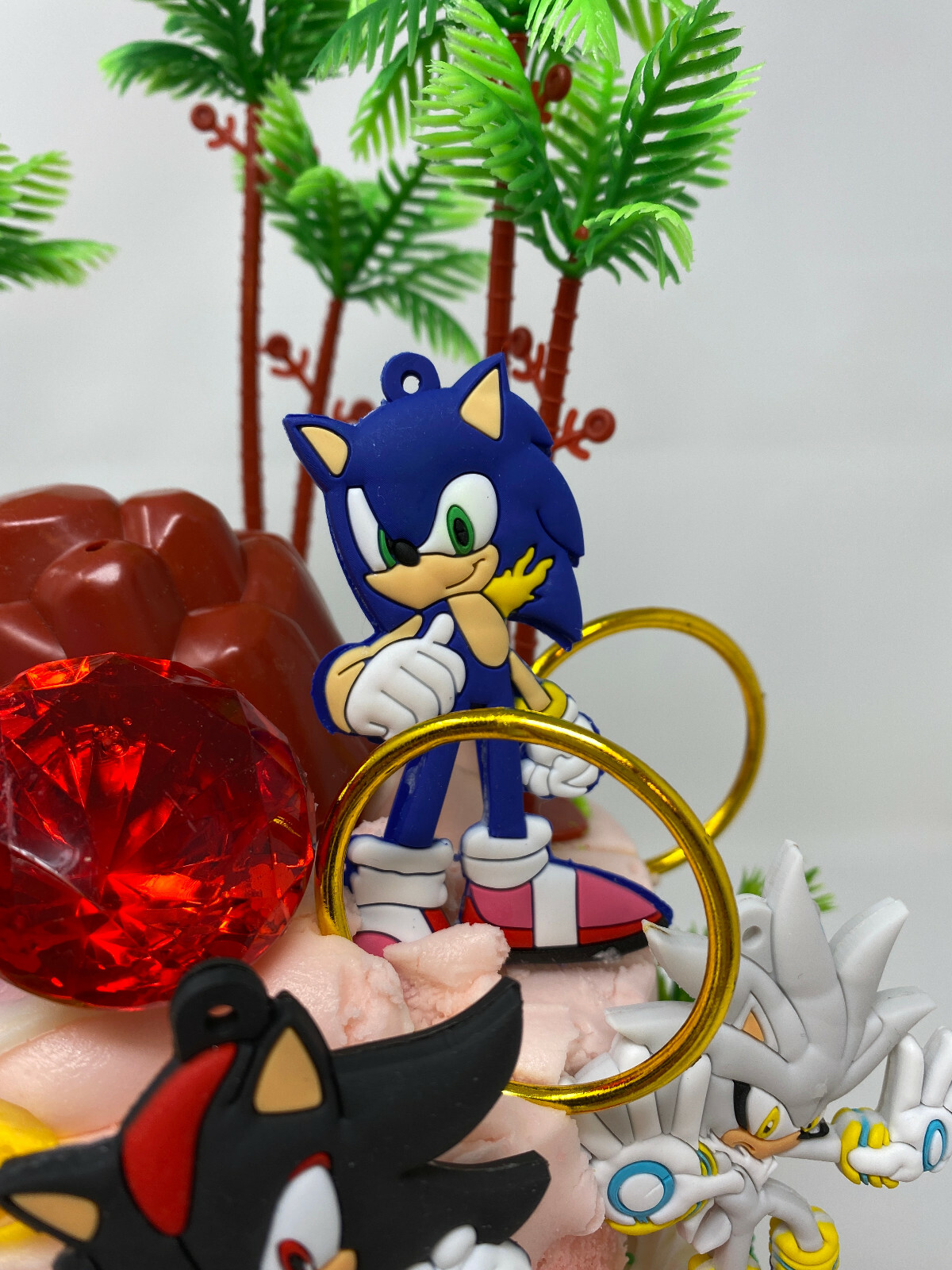 Sonic The Hedgehog Deluxe Birthday Cake Topper Set **BRAND NEW**