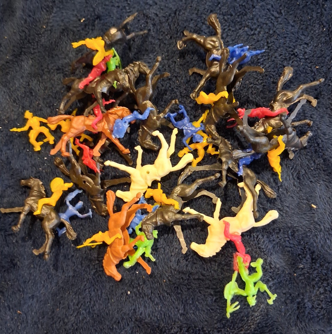 Vintage Plastic Cowboys and Indians Toy Figures Lot – 17 Horse Riders & 6 Extra