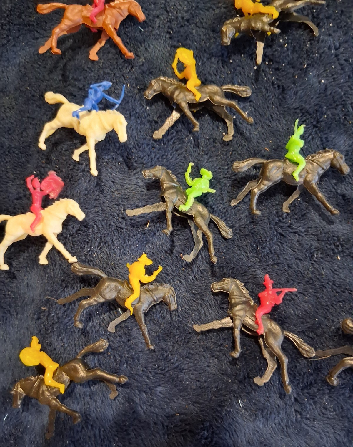 Vintage Plastic Cowboys and Indians Toy Figures Lot – 17 Horse Riders & 6 Extra