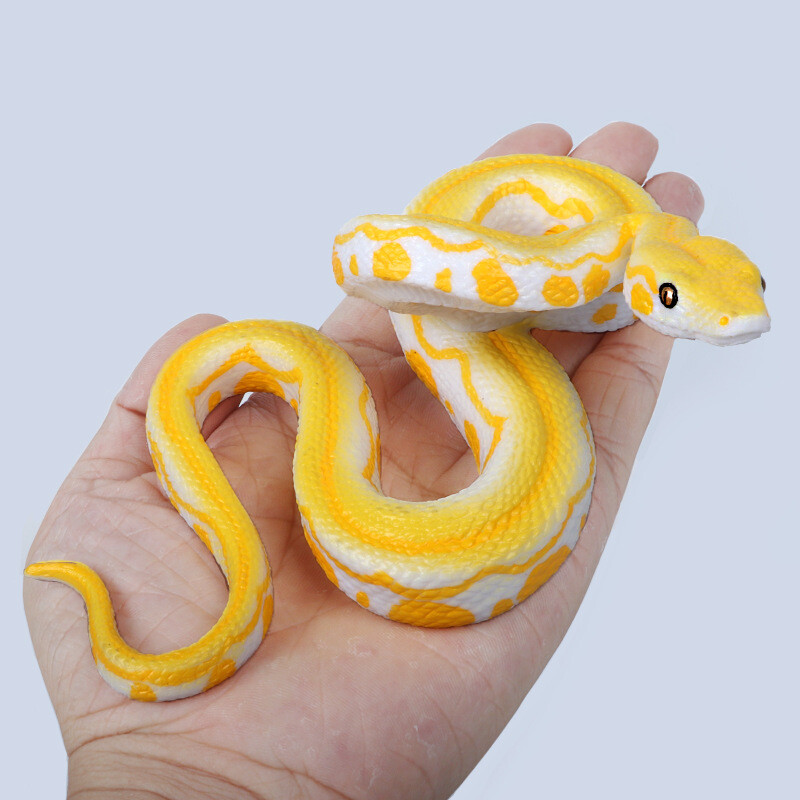 Realistic Big Rubber Snake Lifelike Scary Prank Toy Joke Party Prop Garden