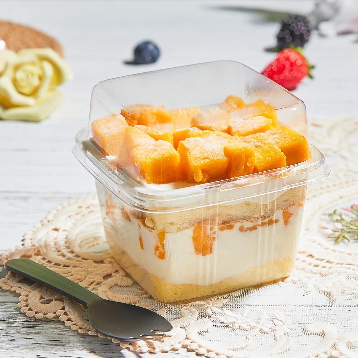 50 Pack 8 oz Square Plastic Dessert Cups with Lids and Sporks, Disposable Cak…