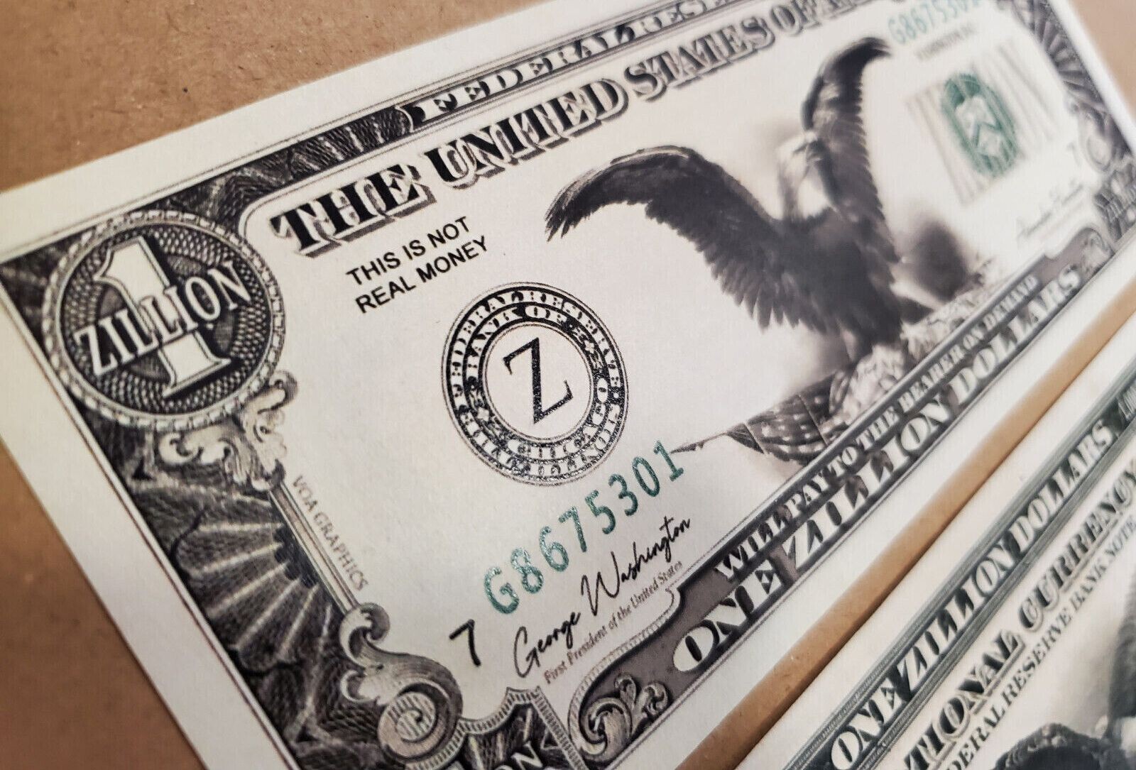 100 TOTAL – Classic Billion Dollar Eagle Party Novelty Fake Poker Money Bills