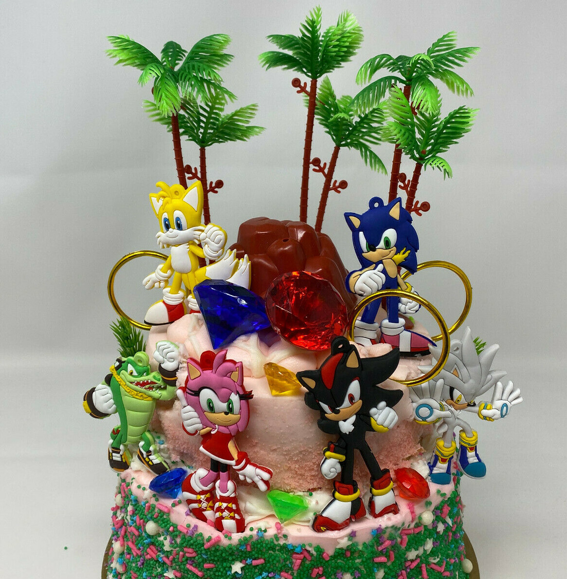 Sonic The Hedgehog Deluxe Birthday Cake Topper Set **BRAND NEW**
