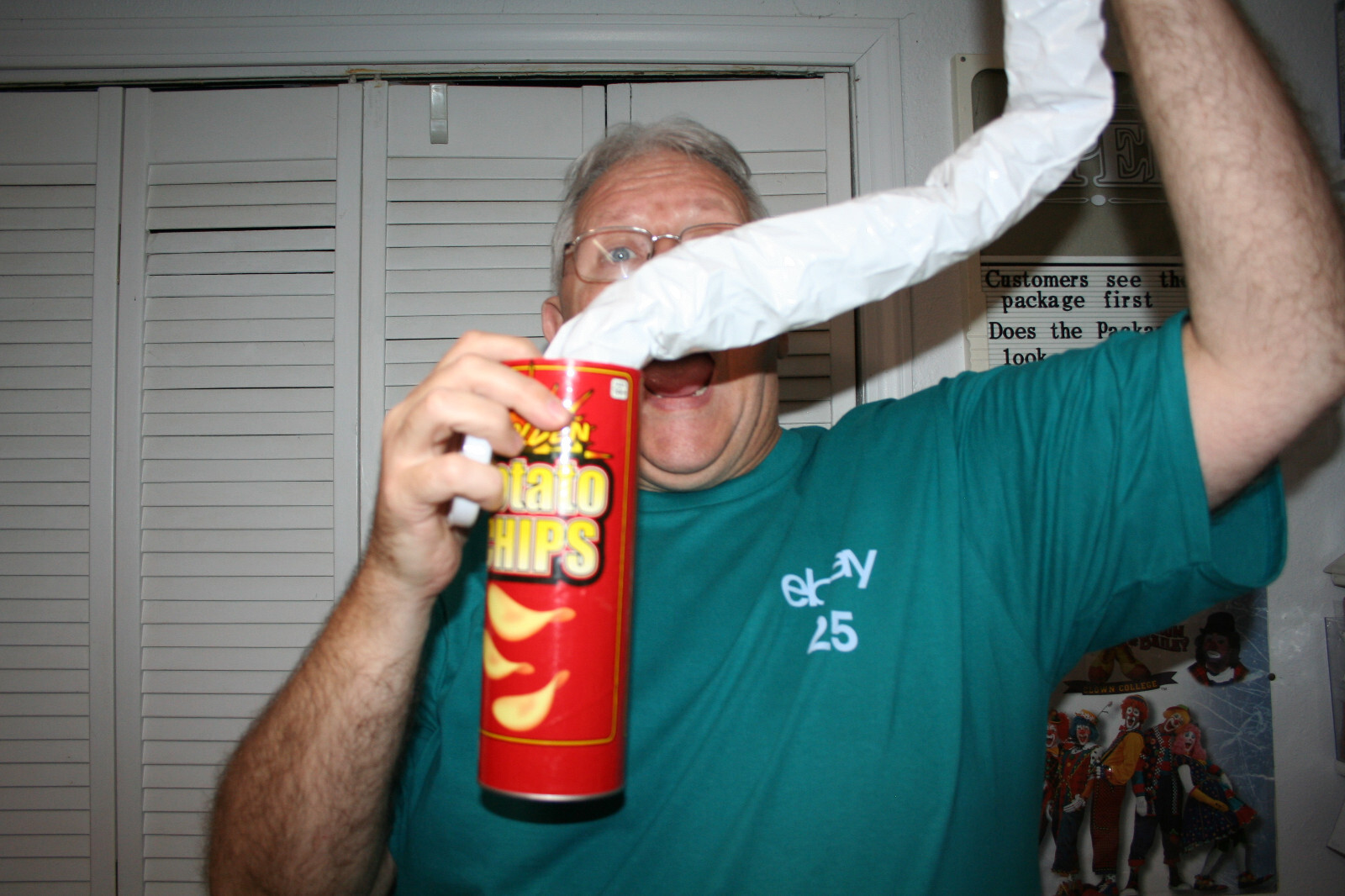 Potato Chip Snake Can spring gag gift funny clown party joke parade prop novelty