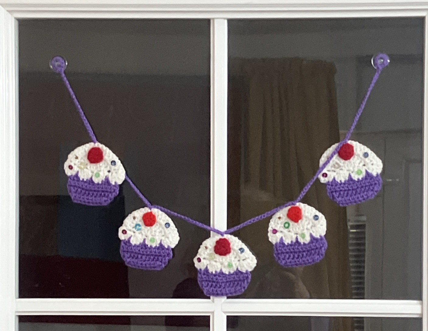 🧁🍒NEW Hand Crochet Cupcake cherry sequins Window Bunting Birthday camper Gift