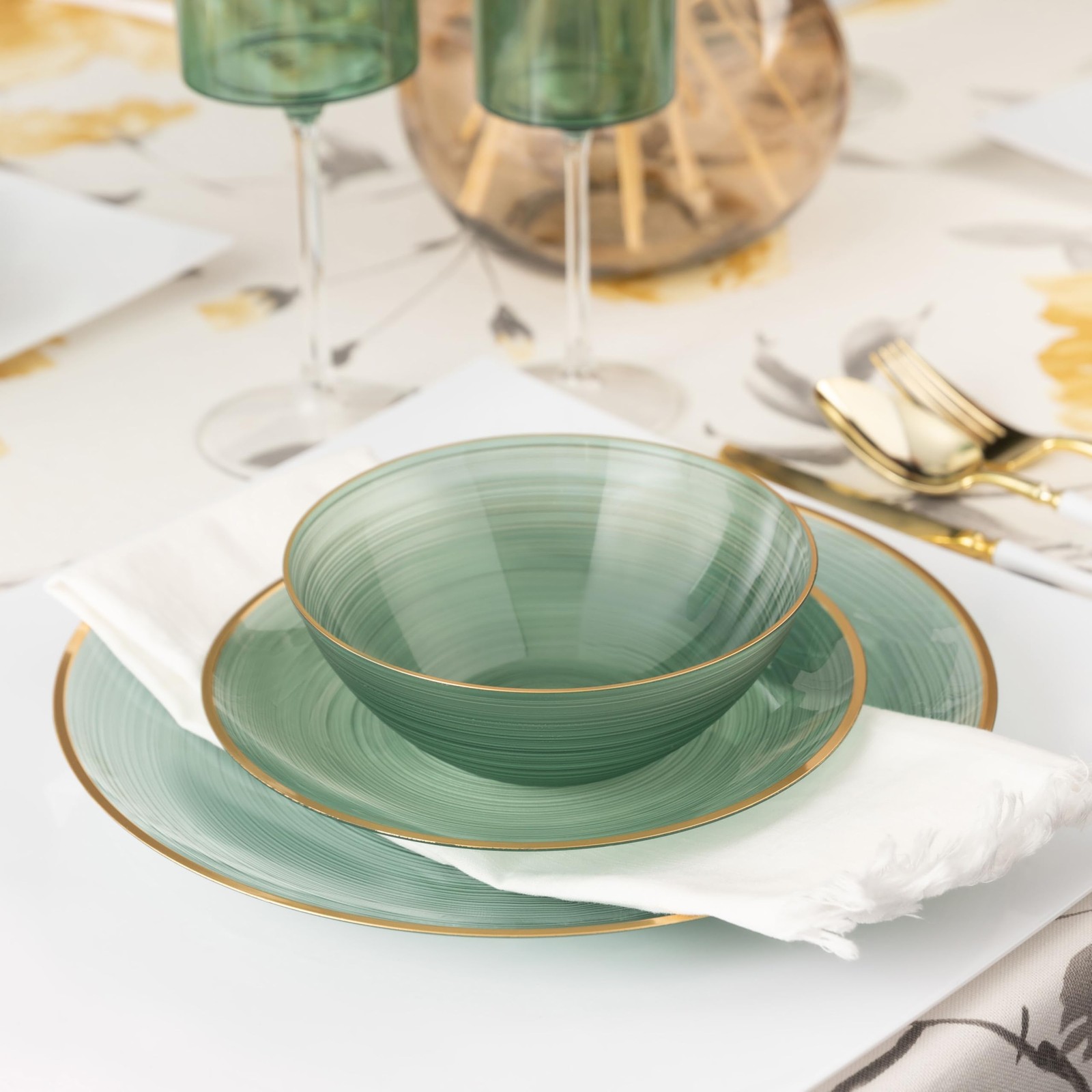 32 Pieces Crystal Design Plastic Plates Combo Pack 7 inch and 10 inch Gold Ri…
