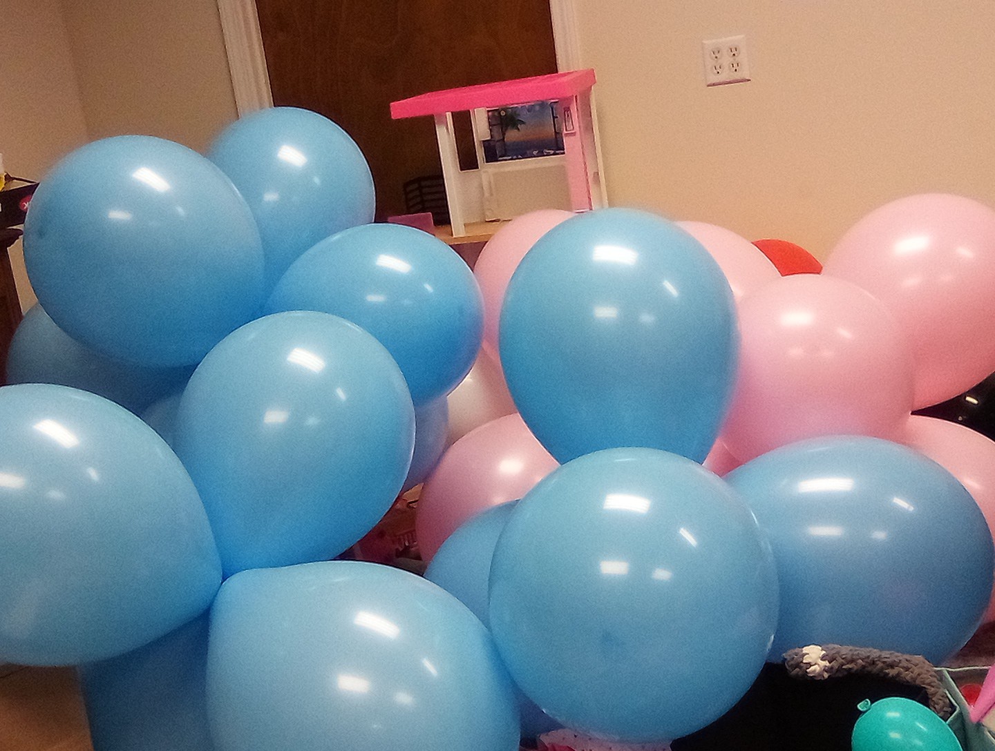 Qualatex Pink & Blue 16″(50) Great 4 Decorating 2nd’s some have Slight Color Run