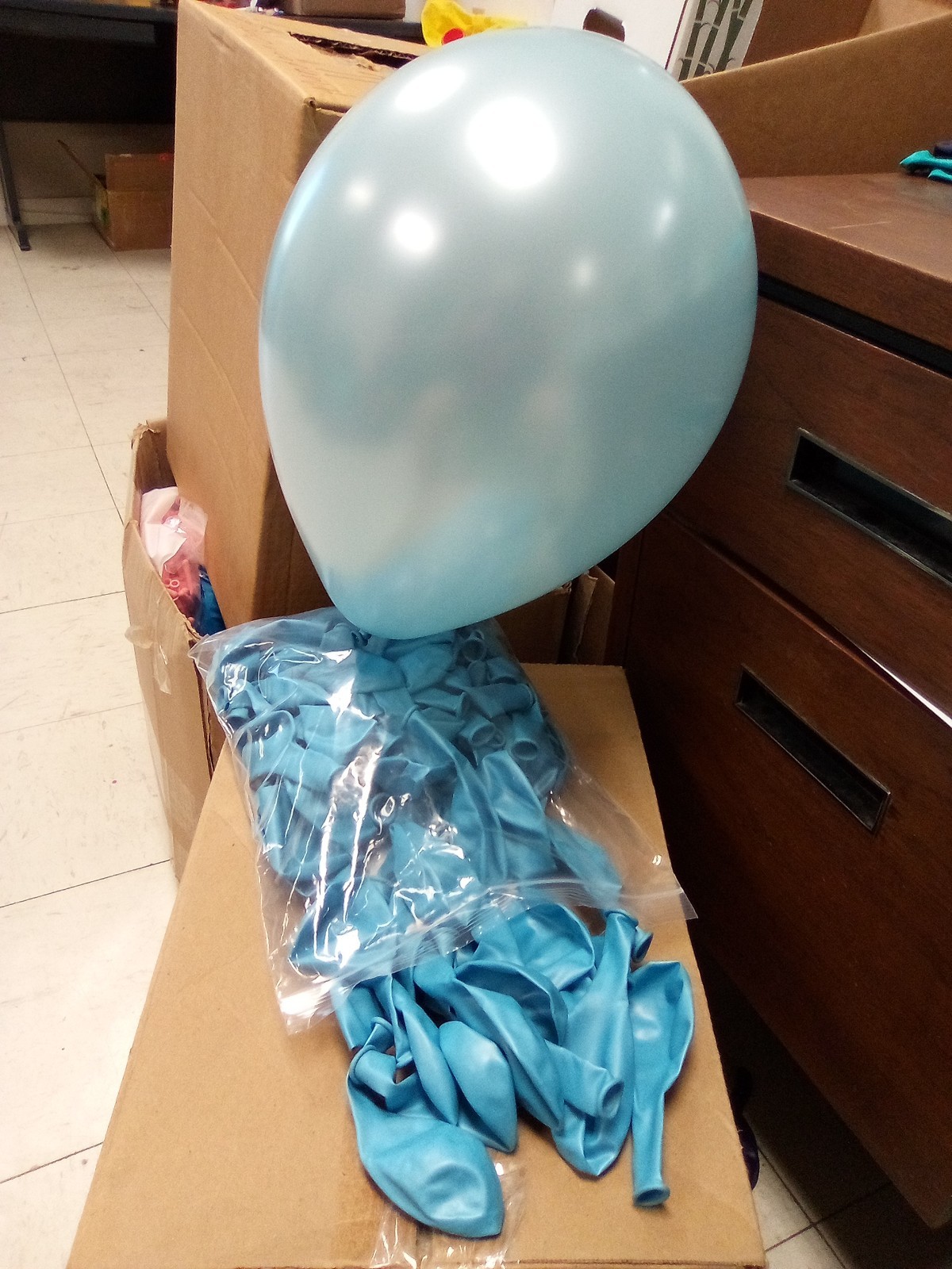 Qualatex 11″Balloons Top Quality In Bulk Boxes/U-pic Solid Or Mix Colors In Box.