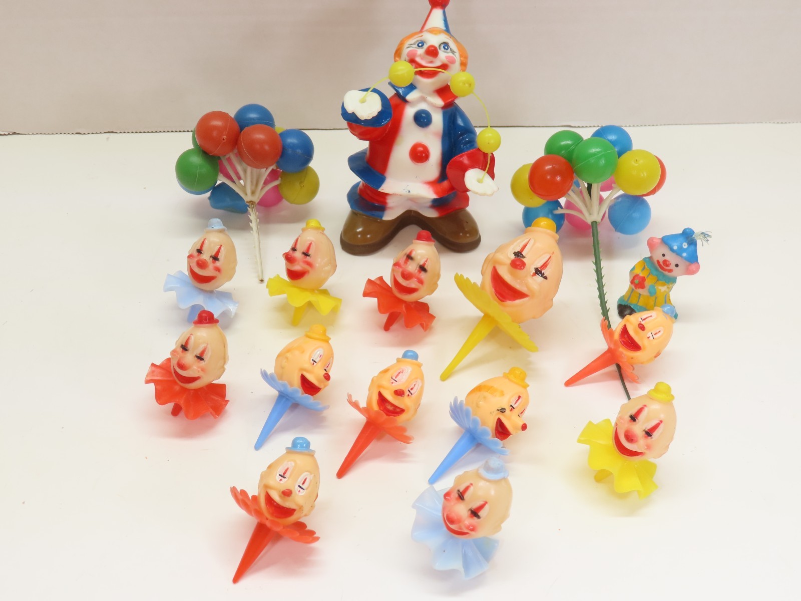 Wilton 1977 Clown Cupcake Cake Toppers Picks Hong Kong Vintage D2755
