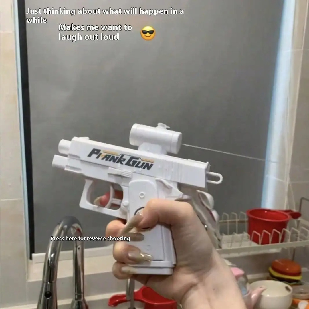 Prank Two-Way Water Gun* Prank Squirt Gun* Can Spray from Front and Back Funny