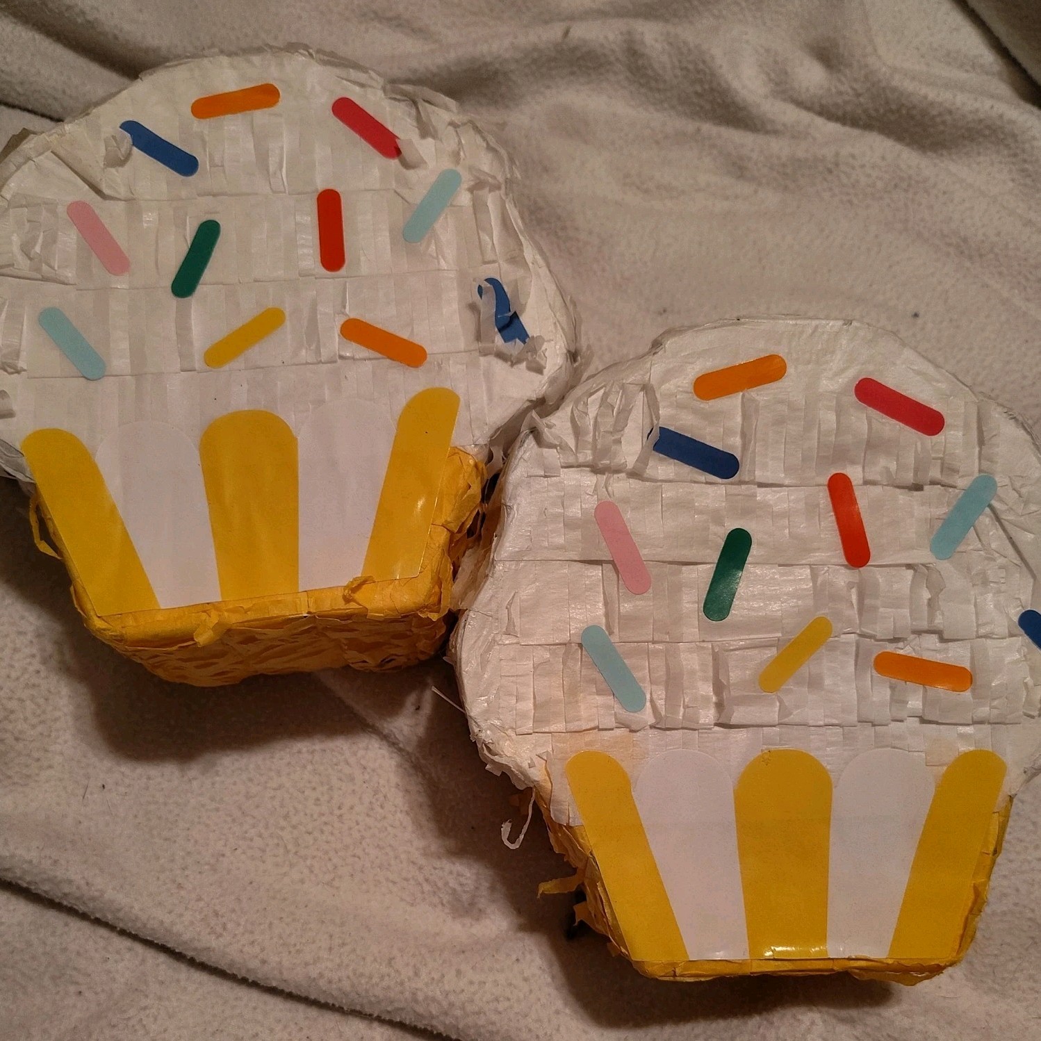 Pinata Cupcakes 2 Mini White With Sprinkles New Cute For Any Occasion…