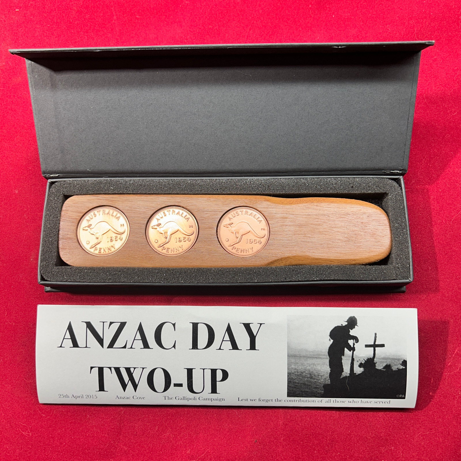ANZAC Day Deluxe Two-Up Game Set Kip with 3 Australian Pennies & Leather Pad 2UP