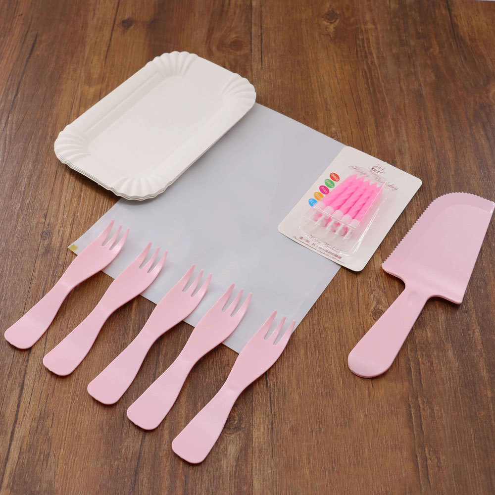 Disposable Paper & Plastic Dinnerware Set Plates, Forks, Knives for Party Guest