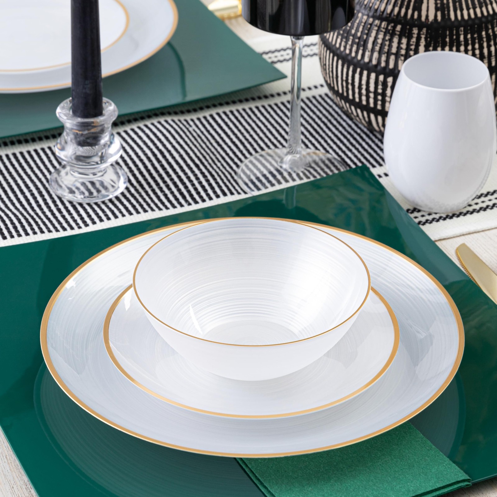 32 Pieces Crystal Design Plastic Plates Combo Pack 7 inch and 10 inch Gold Ri…