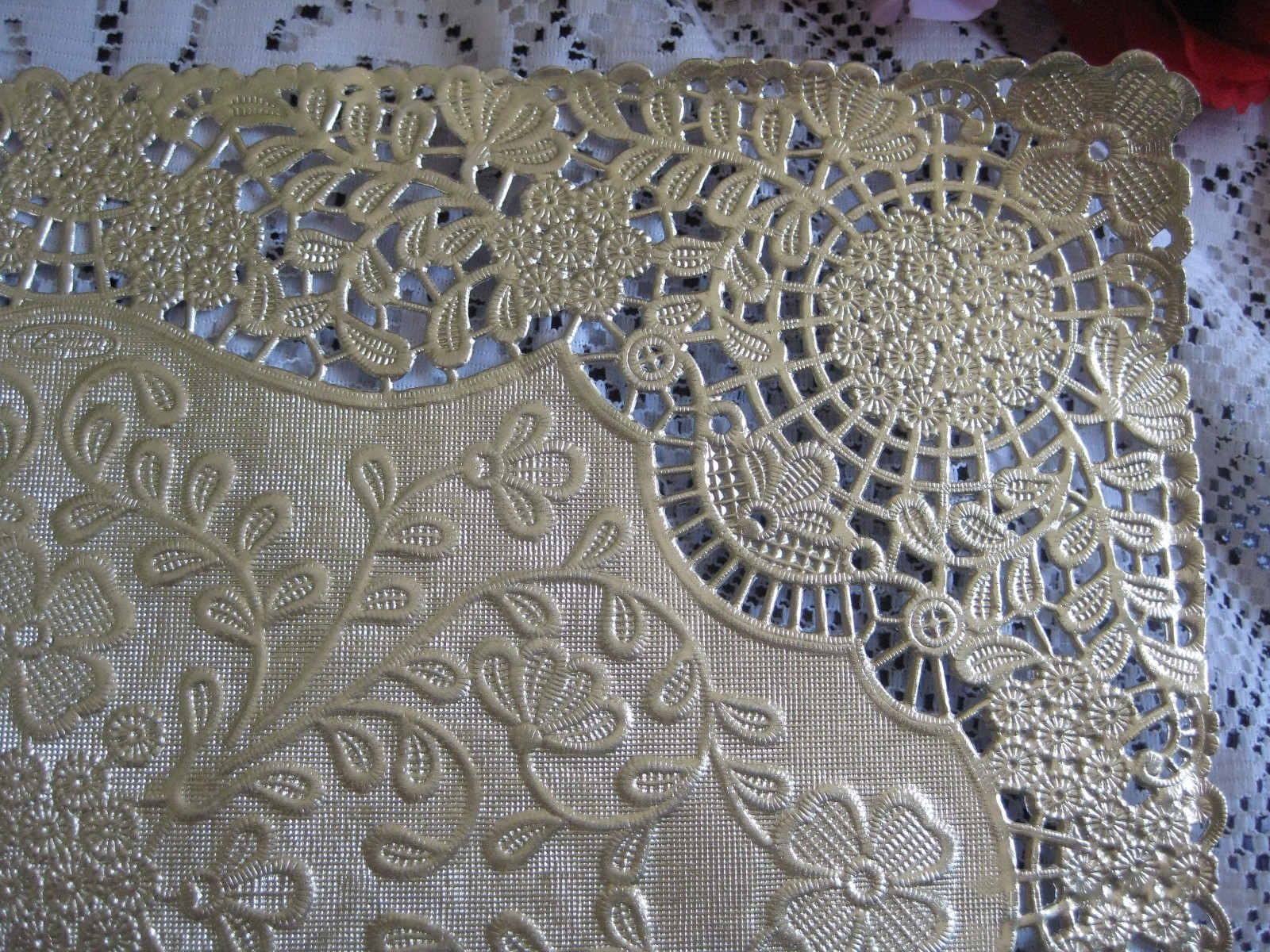10 PCS GOLD FOIL PLACEMAT RECTANGLE PAPER VICTORIAN LACE DOILY WEDDINGS EVENTS