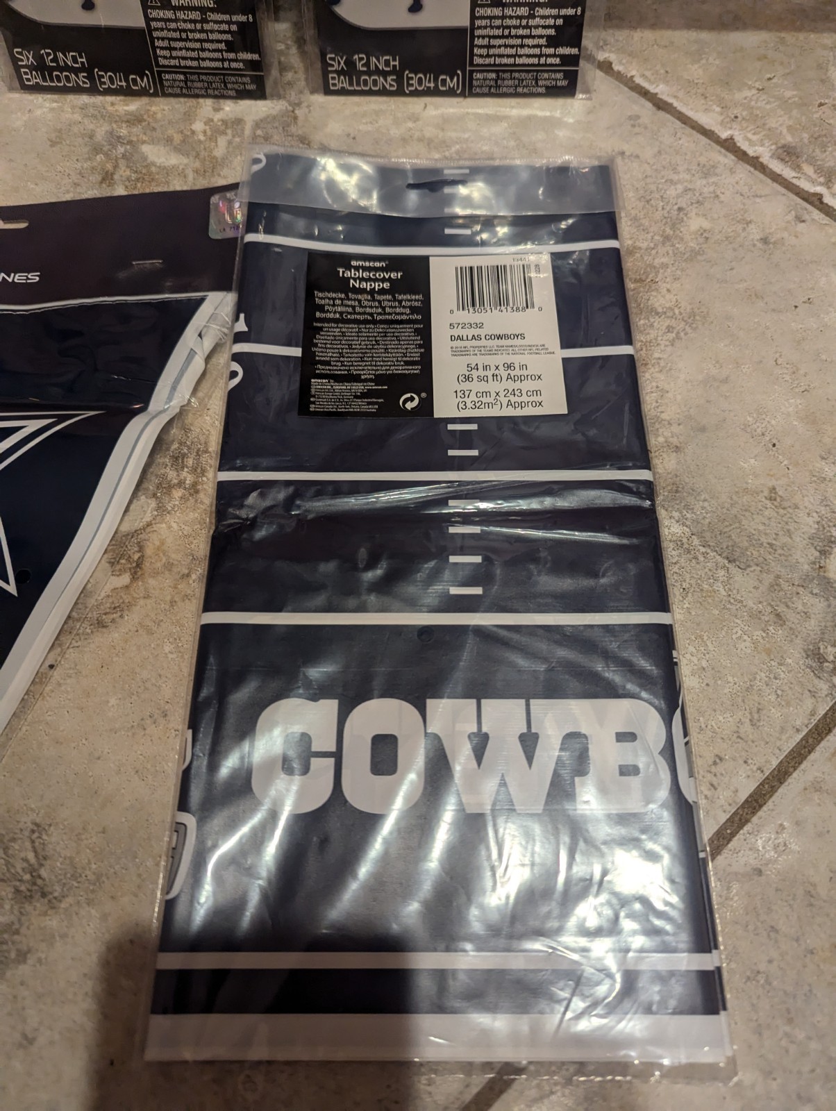 Dallas Cowboys NFL Football Party Decoration Plastic Tablecover Pennant Balloon