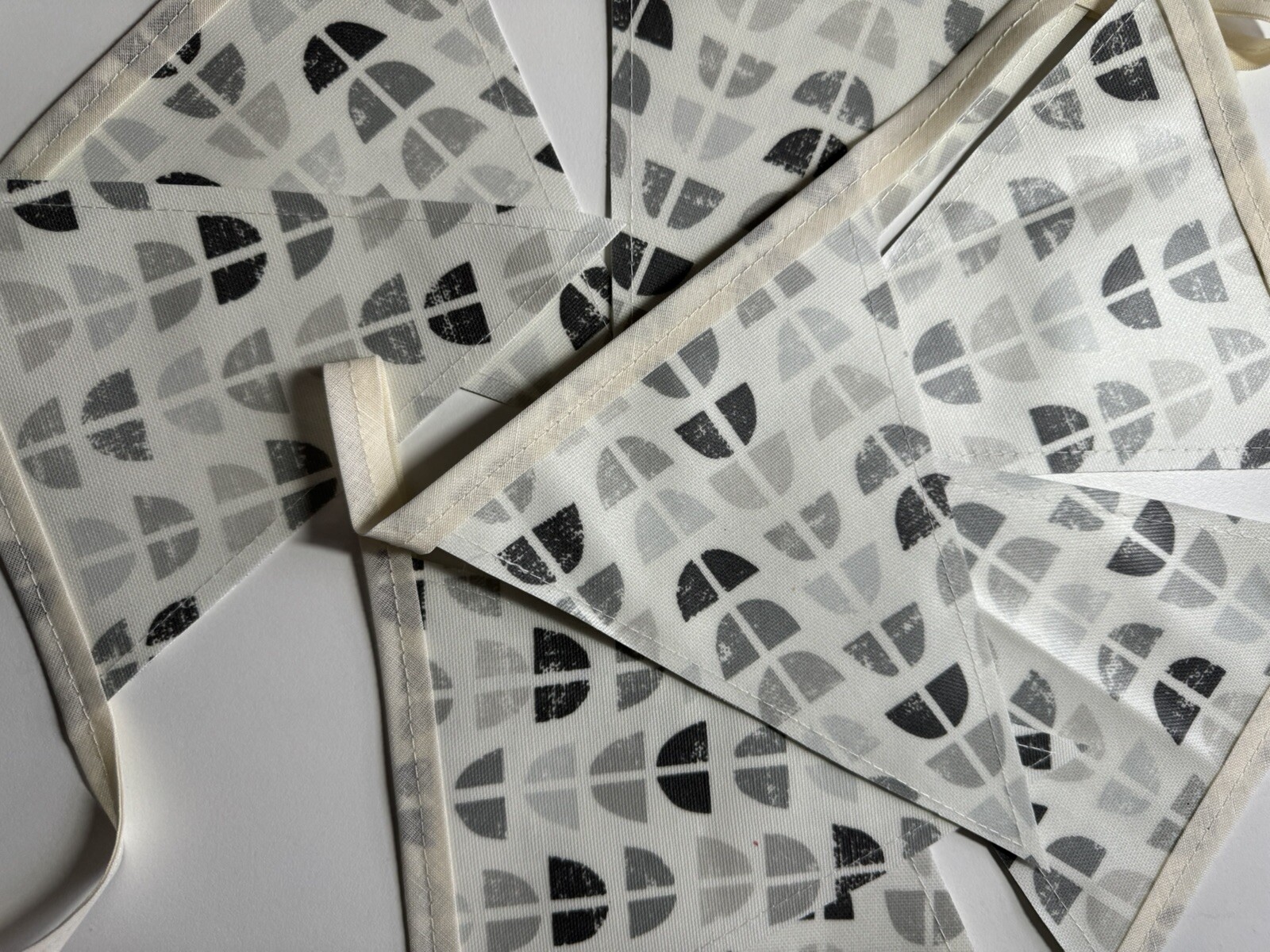 Handmade Oilcloth Bunting – Garden/Home Contemporary – 2 Meters Double Sided