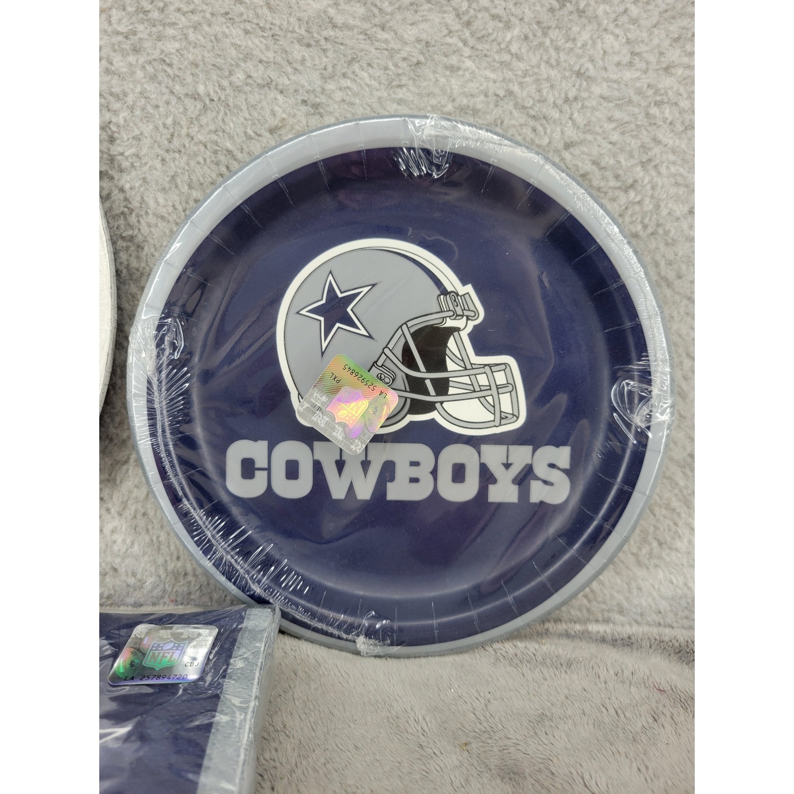 Dallas Cowboys NFL Football Party Plates & Napkins Set