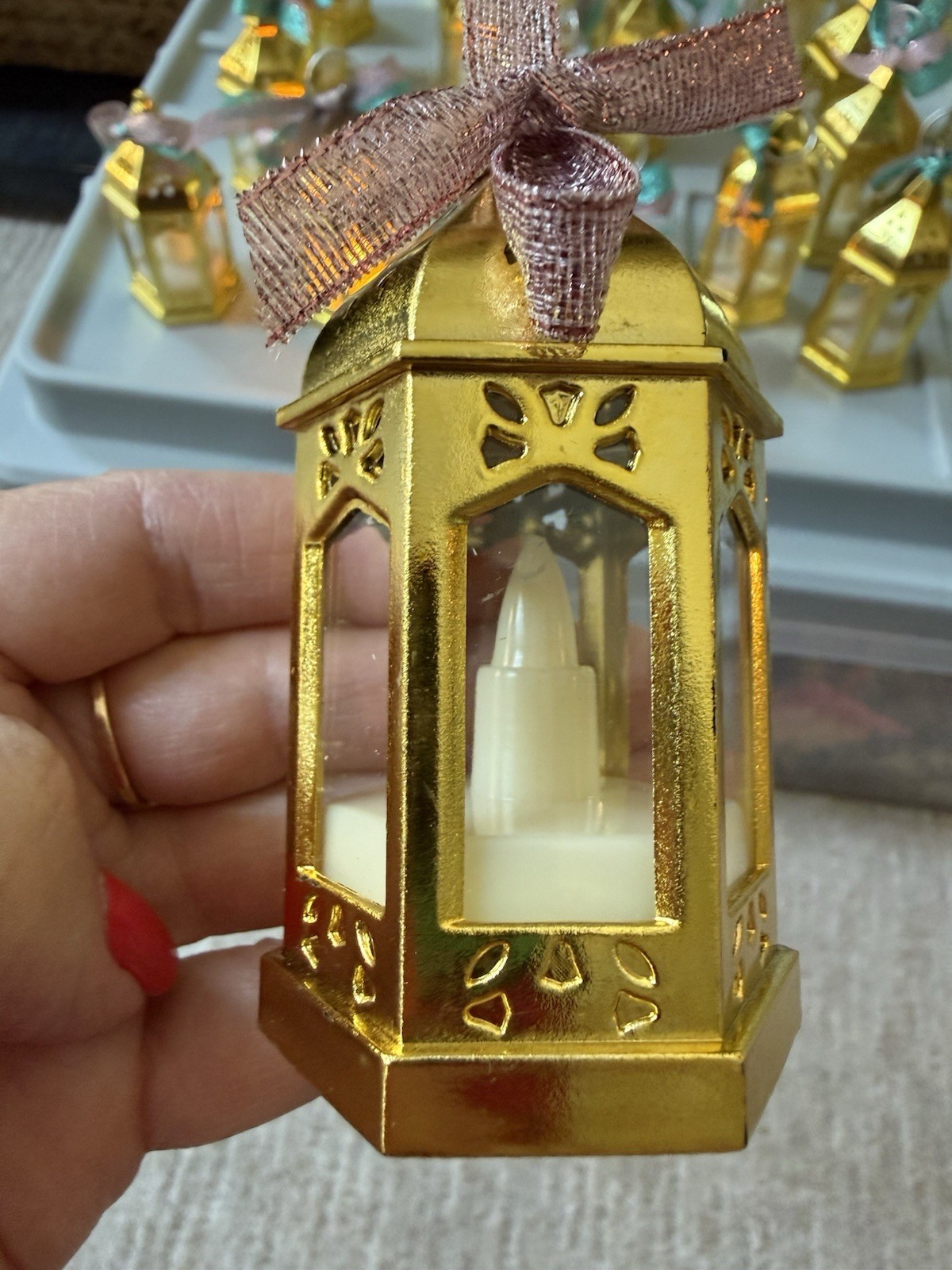 Gold Mini Plastic Lantern LED Tealight Party Decorations with Ribbon Bows (34)