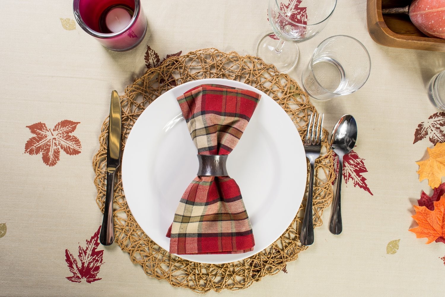 DII Woven Paper Tabletop Collection Holiday or Event D�cor, Round Placemat Set,