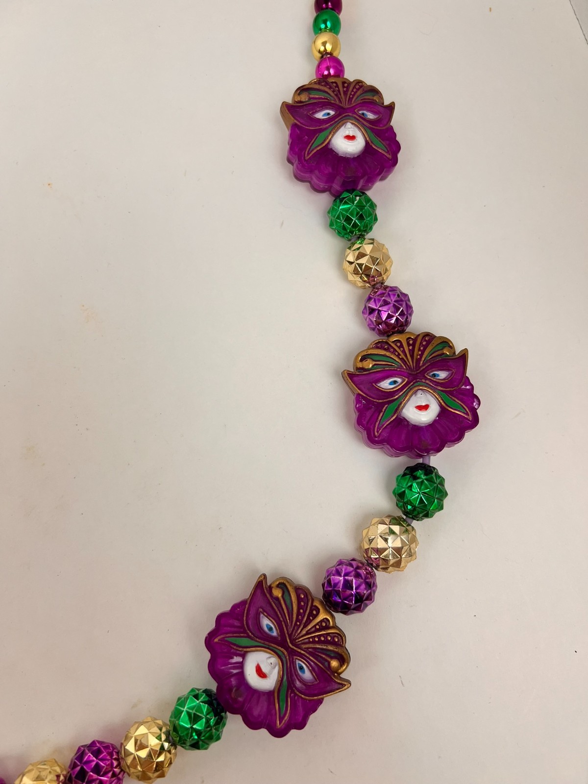 Masked Divas Party Event Light-Up Beads Necklace Rainbow Mardi Gras Fantasy Fest