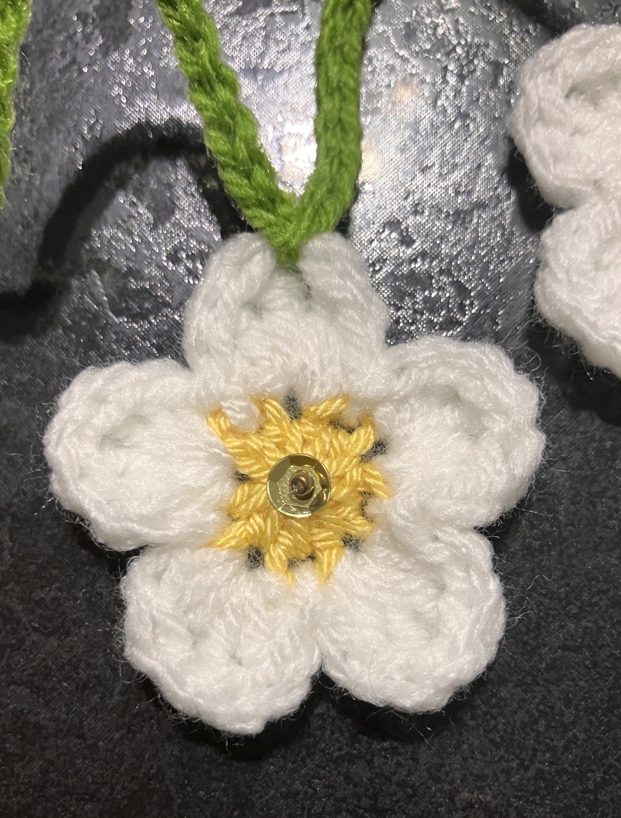 🌼NEW CUTE Hand Crochet daisy Flowers Bunting Sequins WINDOW SUMMER Camper Gift