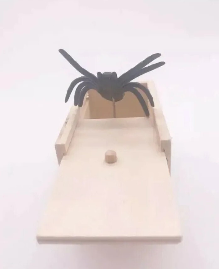 Wooden Prank Spider Scare Box Hidden in Case Trick Play Joke Scarebox Gag Toy 🔥