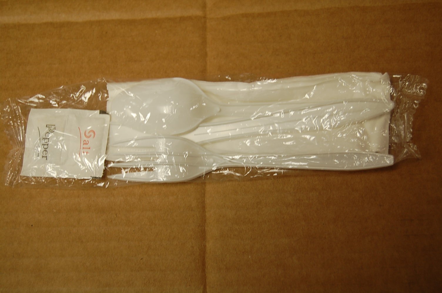 VINTAGE #V17600 Polypropylene Cutlery Kit Fork,Knife,TS,S+P,Napkin 250Kit M4277