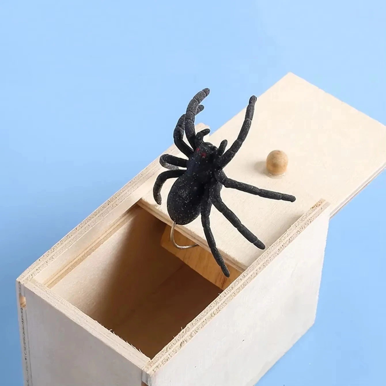Wooden Prank Spider Scare Box Hidden in Case Trick Play Joke Scarebox Gag Toy