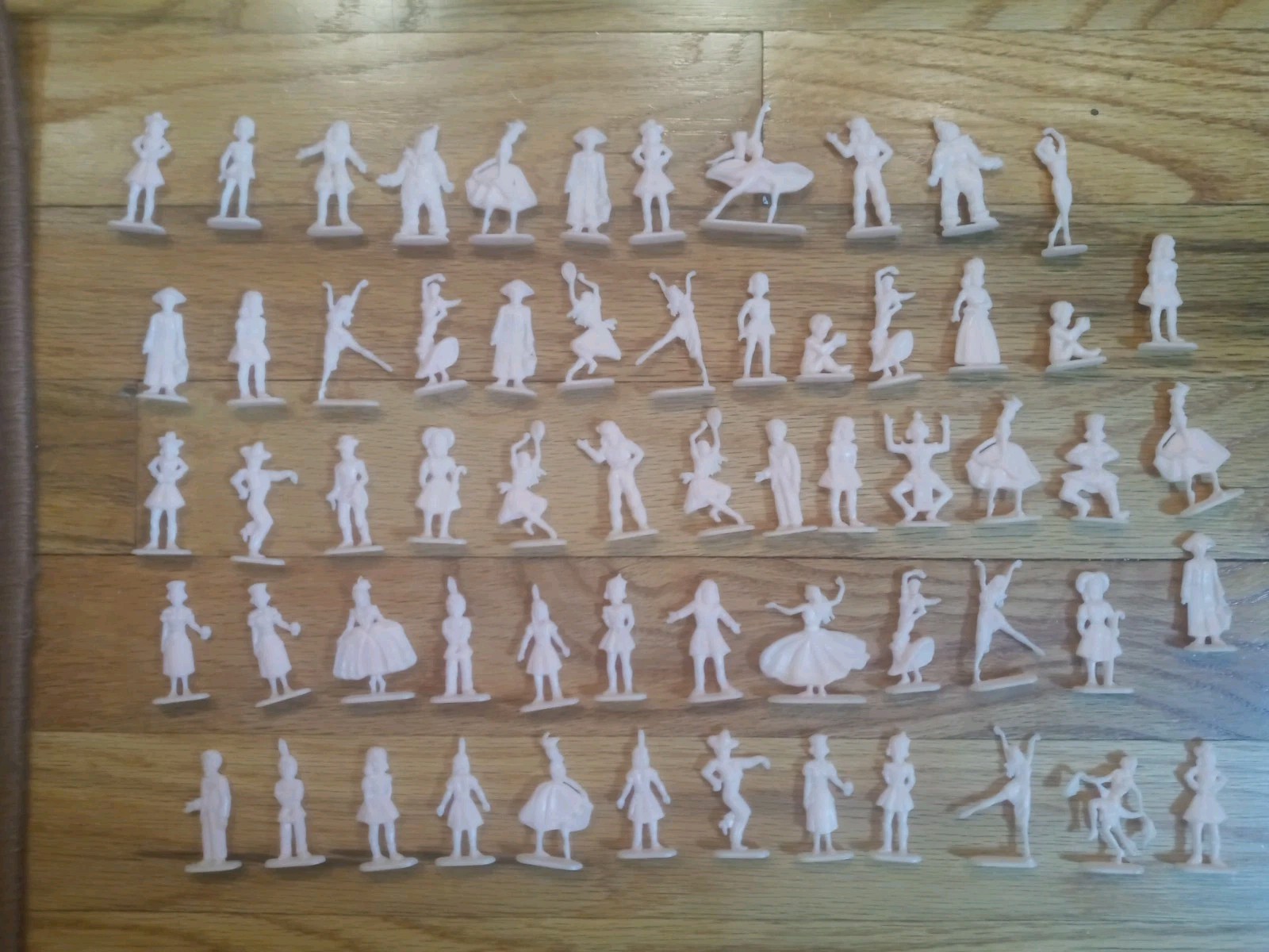 VINTAGE MIXED LOT PINK PLASTIC 1960S CAKE TOPPER DANCERS COWBOYS CLOWNS CHARMS